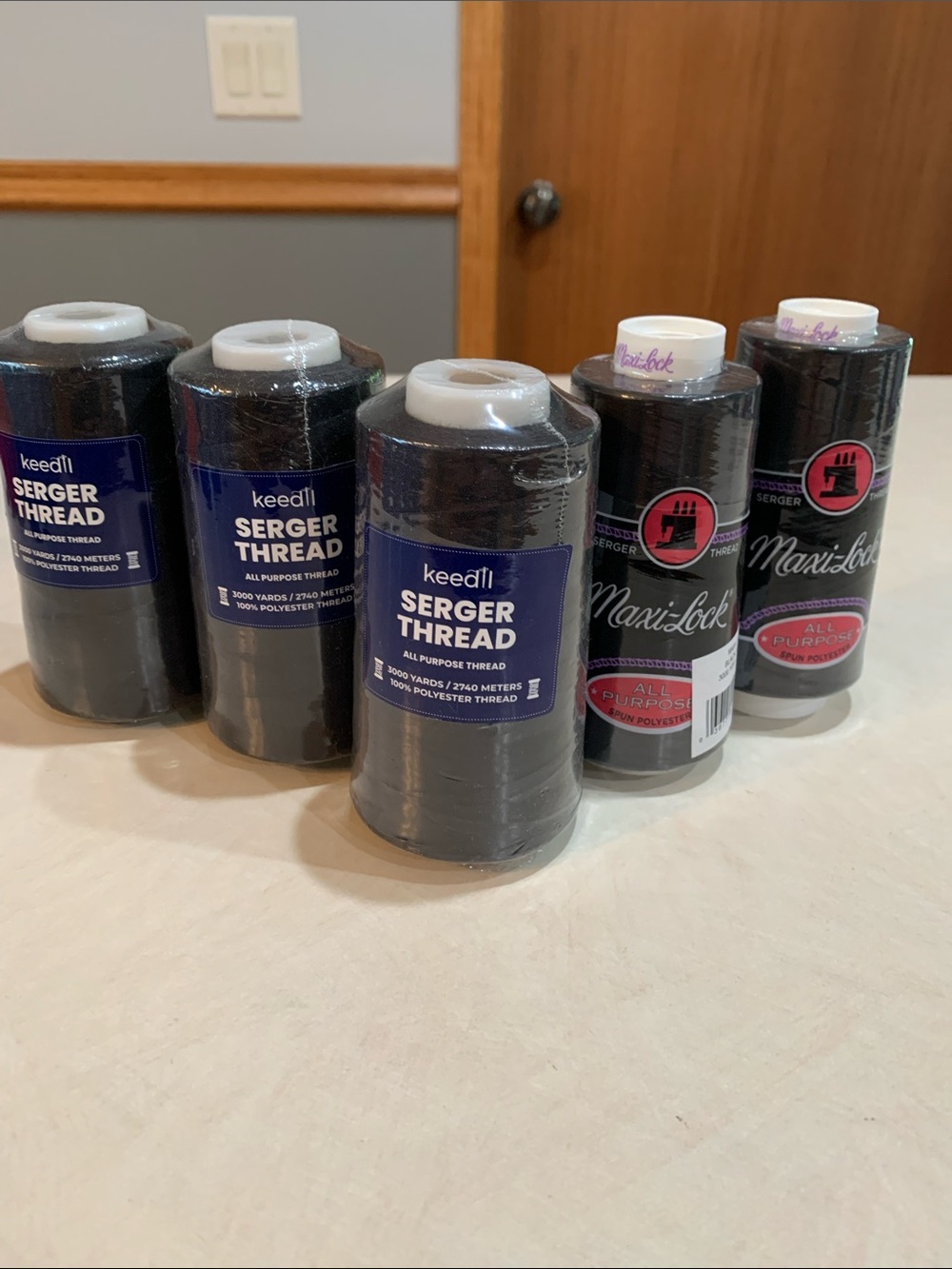Keedll Maxi-Lock Black Serger Thread. Bundle of 5.